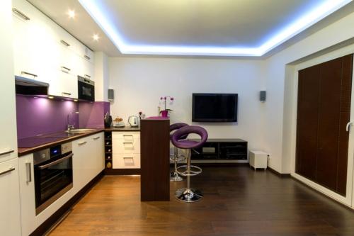 Натяжной потолок с подсветкой. Светодиодная подсветка: основные разновидности