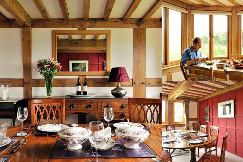 Балки на потолке на кухне. Классическая кухня из массива 10 кв.м. с потолочными балками 23