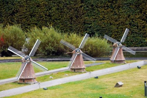 Мельница в ландшафтном дизайне. Материалы