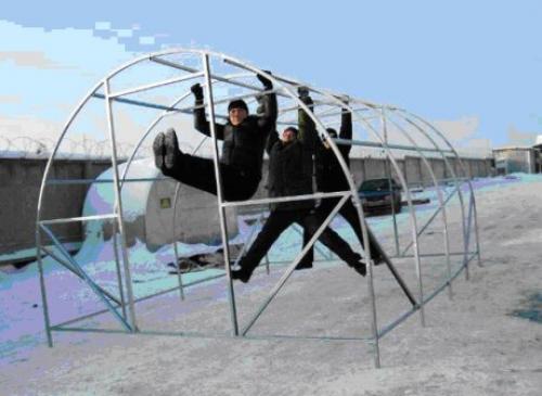 Как закрыть теплицу поликарбонатом своими руками. Правильный выбор поликарбоната при покупке 06