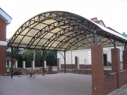 Раздвижной навес из поликарбоната. Навесы из поликарбоната — обзор лучших проектов и особенности выбора красивых идей оформления для навеса (105 фото)