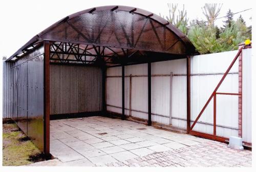 Раздвижной навес из поликарбоната. Навесы из поликарбоната — обзор лучших проектов и особенности выбора красивых идей оформления для навеса (105 фото)