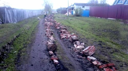 Как сделать площадку для автомобиля на глинистой земле. Строительство подъездной дороги с использованием геотекстиля