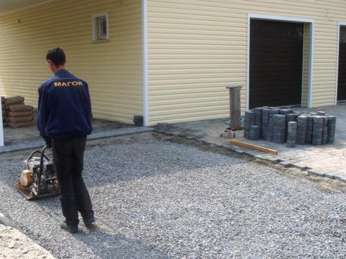 Как сделать площадку для автомобиля на даче своими руками. Площадка под автомобиль — паркинг и обустройство стоянки для авто (60 фото)