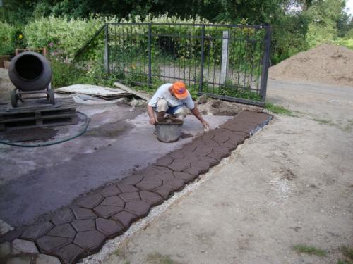 Формы для садовых дорожек своими руками. Форма для дорожек — стоит ли применять и почему?! Узнайте ответ на этот вопрос в обзоре и смотрите инструкции для работы с формой на фото.