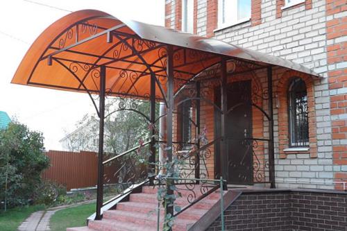 Легкие навесы из поликарбоната. Навесы из поликарбоната во дворе частного дома — секреты мастера самостоятельного изготовления и особенности проектирования! (фото и видео)