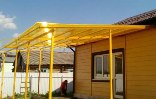 Легкие навесы из поликарбоната. Навесы из поликарбоната во дворе частного дома — секреты мастера самостоятельного изготовления и особенности проектирования! (фото и видео)