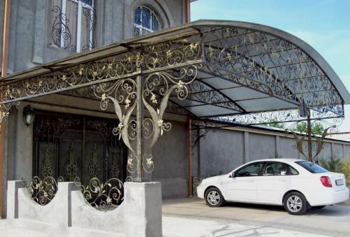 Легкие навесы из поликарбоната. Навесы из поликарбоната во дворе частного дома — секреты мастера самостоятельного изготовления и особенности проектирования! (фото и видео)