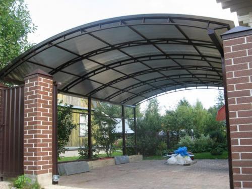 Легкие навесы из поликарбоната. Навесы из поликарбоната во дворе частного дома — секреты мастера самостоятельного изготовления и особенности проектирования! (фото и видео)