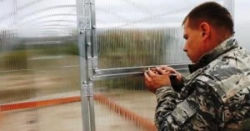 Каркас для поликарбоната из металла. Шайбы и саморезы 07