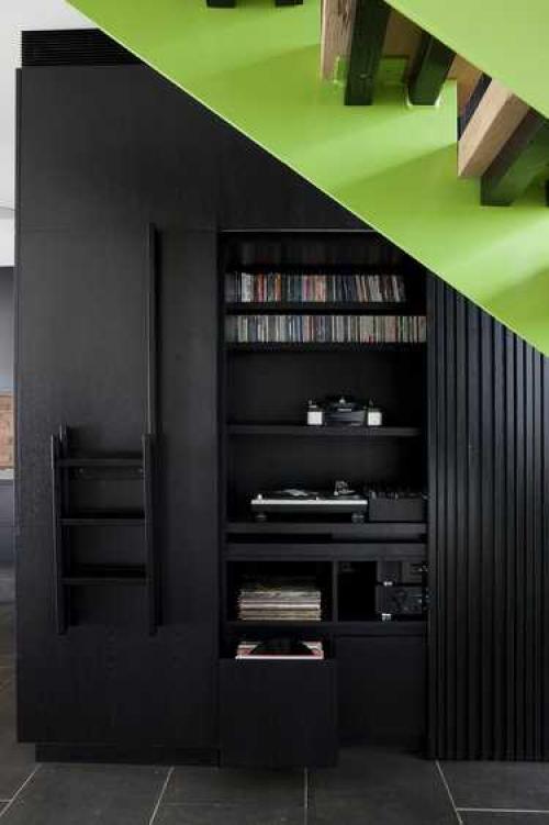 Стильная кухня в черном 05