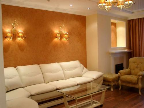 Внутренняя отделка частного дома. Отделка стен в доме: обзор лучших материалов и технологий. 90 фото вариантов дизайна стен в частном доме