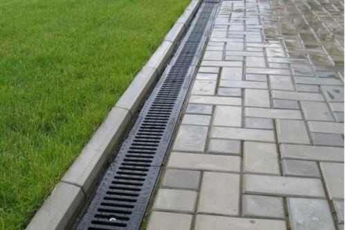 Как сделать отмостку под углом. Какую отмостку вокруг дома выбрать