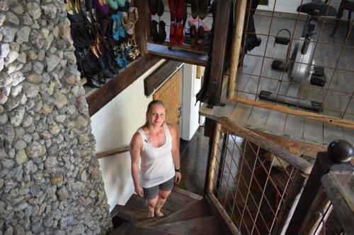 Как женщине построить ДОМ своими руками. Мать-одиночка своими руками построила ДОМ с нуля 