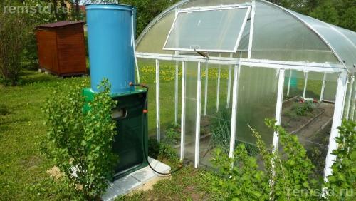 Как сделать капельный полив из бочки для теплицы. Делаем капельный полив в теплице из бочки