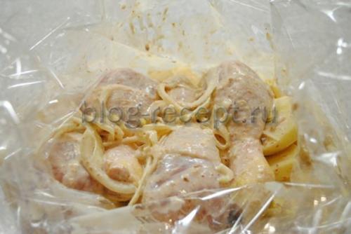 Куриные ножки в духовке с майонезом и картошкой. Куриные ножки с картошкой в духовке в рукаве