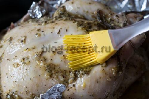 Курица с хрустящей корочкой в фольге. Курица в духовке в фольге
