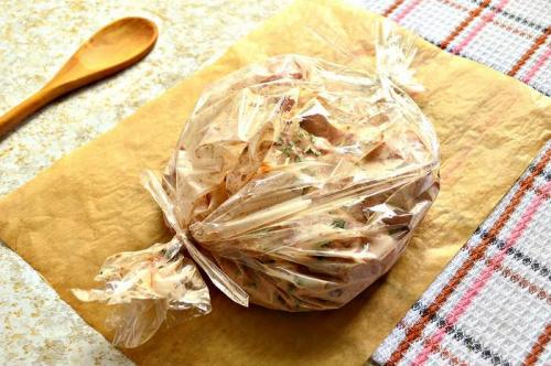 Сколько запекать курицу в рукаве. Курица в рукаве – рецепты с фото