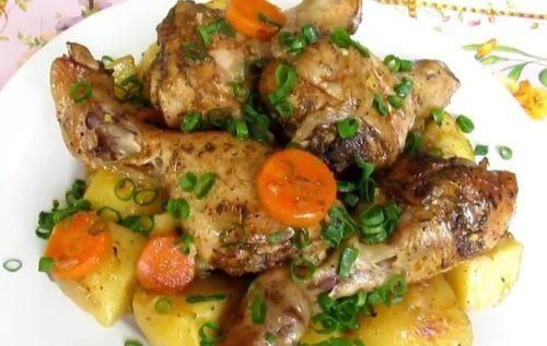 Курица в рукаве в духовке с картошкой. Курица с картошкой в рукаве — пошаговый рецепт приготовления в духовке
