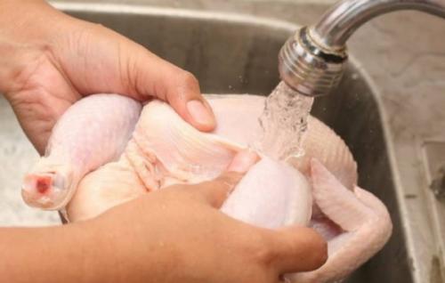 Курица на бутылке с картошкой. Курица на бутылке с рисом в духовке