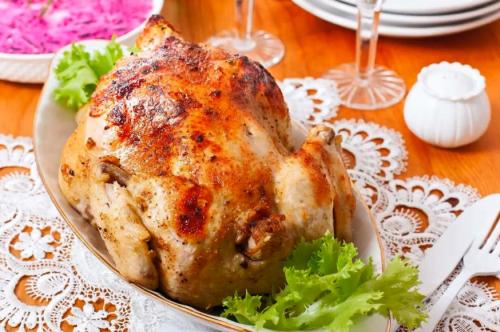 Как запечь курицу с корочкой целиком в духовке. Курица в духовке целиком – 14 рецептов с хрустящей корочкой