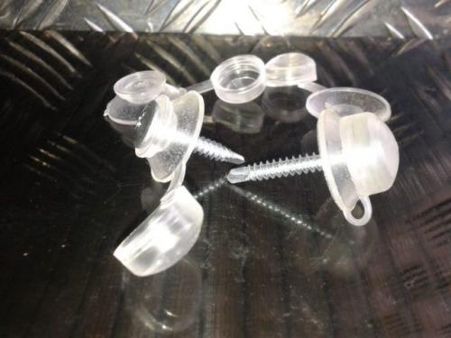 Шаг крепления поликарбоната. Какими саморезами нужно крепить поликарбонат