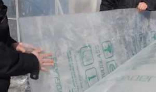 Как крепится поликарбонат к каркасу. Что нужно учесть перед монтажом