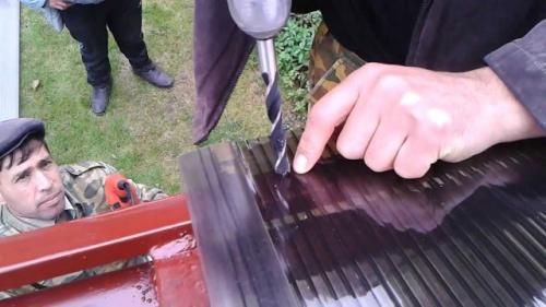 Как крепить поликарбонат к забору. Порядок монтажа