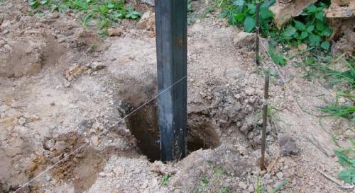 Как крепить поликарбонат к забору. Порядок монтажа