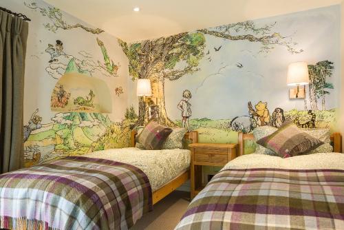 Какие аксессуары подходят для комнаты мальчика и для комнаты девочки. Нюансы оформления и ремонта детской комнаты для разнополых детей: фото