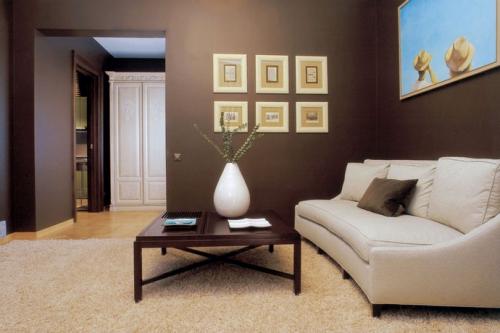 Сочетание теплых и холодных оттенков в интерьере. Подбор цвета для стен и потолка