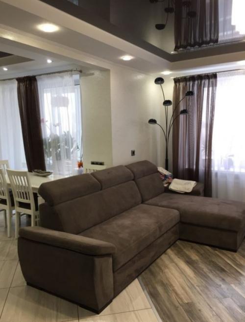 Гостиная в современном стиле в светлых тонах. Цветовые решения и декор светлой гостиной 15