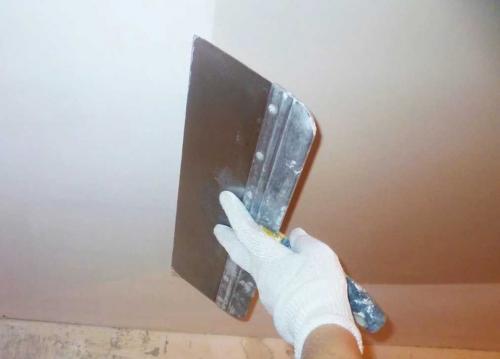 Как шпаклевать потолок новичку. Технология шпаклевки потолков