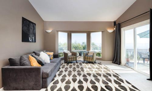 Как подобрать цвет мебели в гостиной. Цвет в современной гостиной