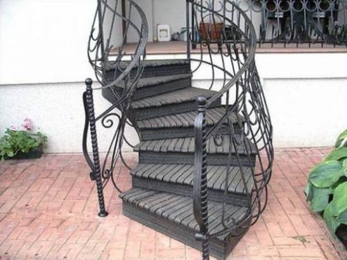 Какие виды металлических лестниц на крыльцо существуют. Виды металлических лестниц