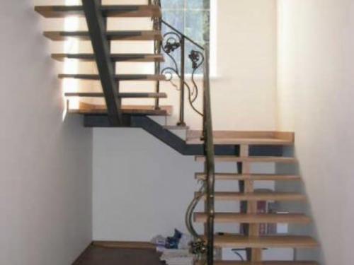 Какие виды металлических лестниц на крыльцо существуют. Виды металлических лестниц