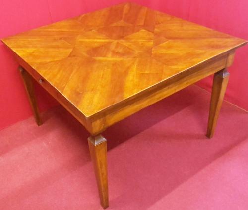 Как выбрать стол, если в доме живут разные по числу людей. Виды обеденных столов и их размеры