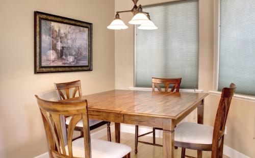 Как правильно подобрать размер обеденного стола: советы и рекомендации 01