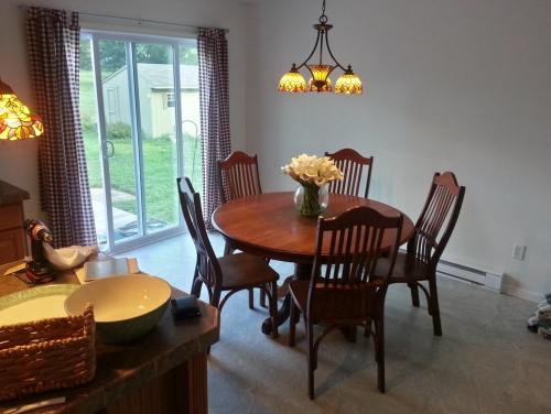 Какая высота обеденного и кухонного стола вам нужна 06