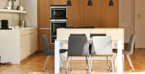 Какая высота обеденного и кухонного стола вам нужна 03