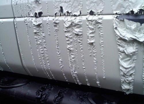 Как снять старую краску с металлических ворот. Смывка старой краски с металла — обзор самых эффективных методов для удаления старой краски с металлических поверхностей