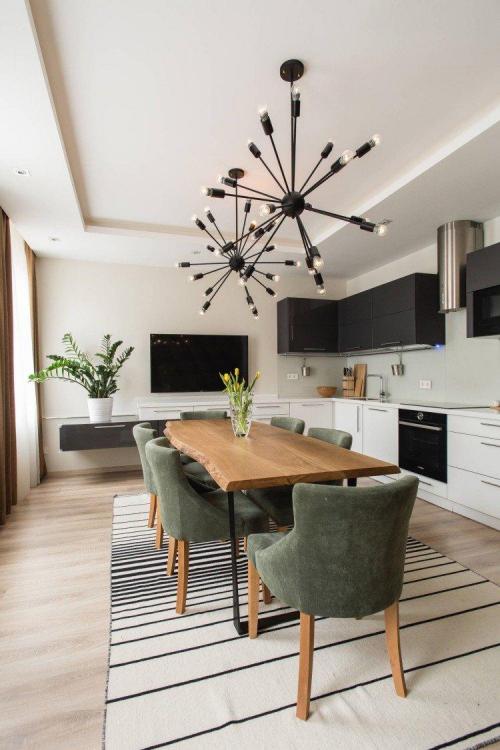 Как совместить обеденный стол с кухонным интерьером. Материалы и оформление