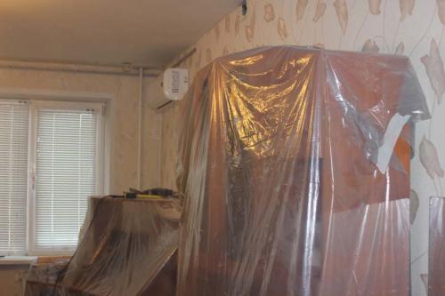 Как снять краску с потолка. Как удалять с потолков старую краску?