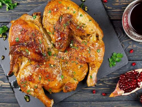 Рецепт курицы в духовке целиком с корочкой. Курица с хрустящей корочкой запеченная целиком в духовке