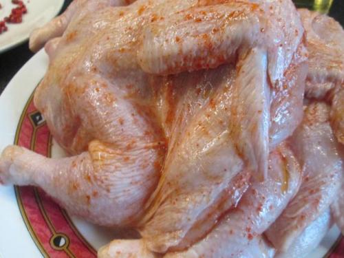 Рецепт курицы в духовке целиком с корочкой. Курица с хрустящей корочкой запеченная целиком в духовке