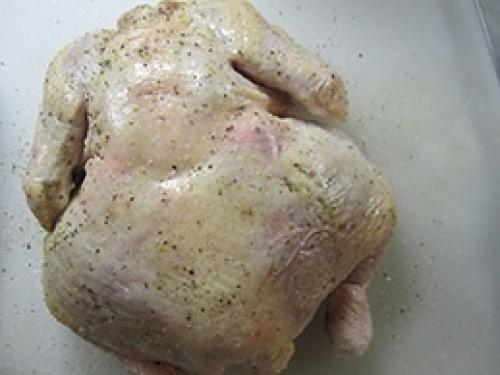 Курица в духовке с корочкой с майонезом. Курица целиком в духовке с майонезом