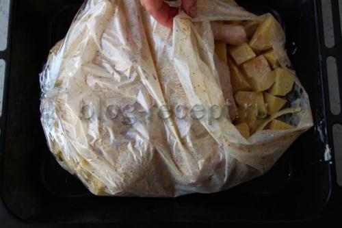 Как запечь курицу в духовке целиком, чтобы была сочной с картошкой. Как вкусно запечь курицу с картошкой в духовке целиком