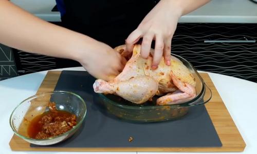 Курица в рукаве с картошкой. Курица с картошкой в духовке в рукаве — 6 самых вкусных рецептов