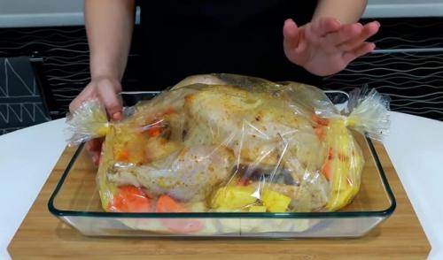 Курица в рукаве с картошкой. Курица с картошкой в духовке в рукаве — 6 самых вкусных рецептов