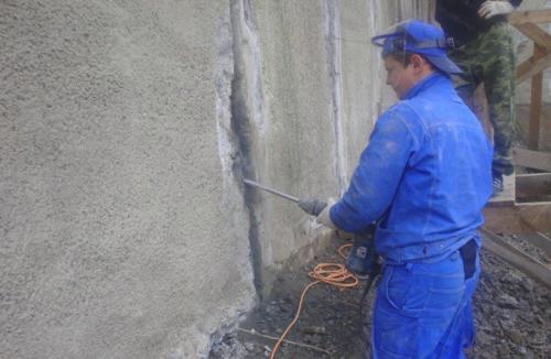 Как остановить осадку фундамента. Как быть, если фундамент дома просел? Как поднять и усилить угол- Обзор +Видео